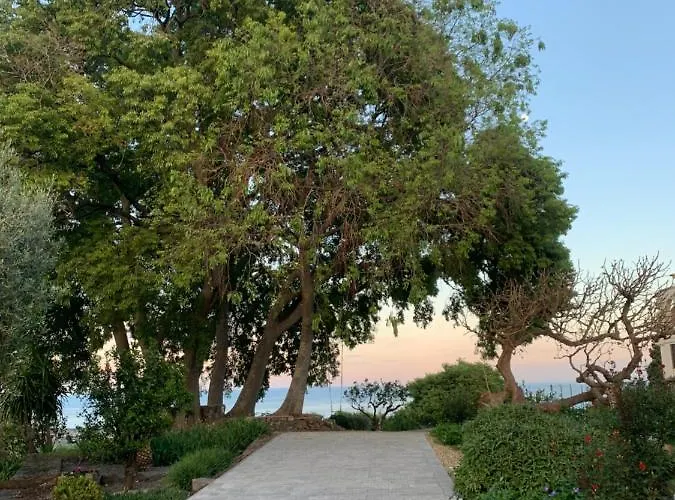 Alloggio per agriturismo Agrirelais Eremo Sant'anna *